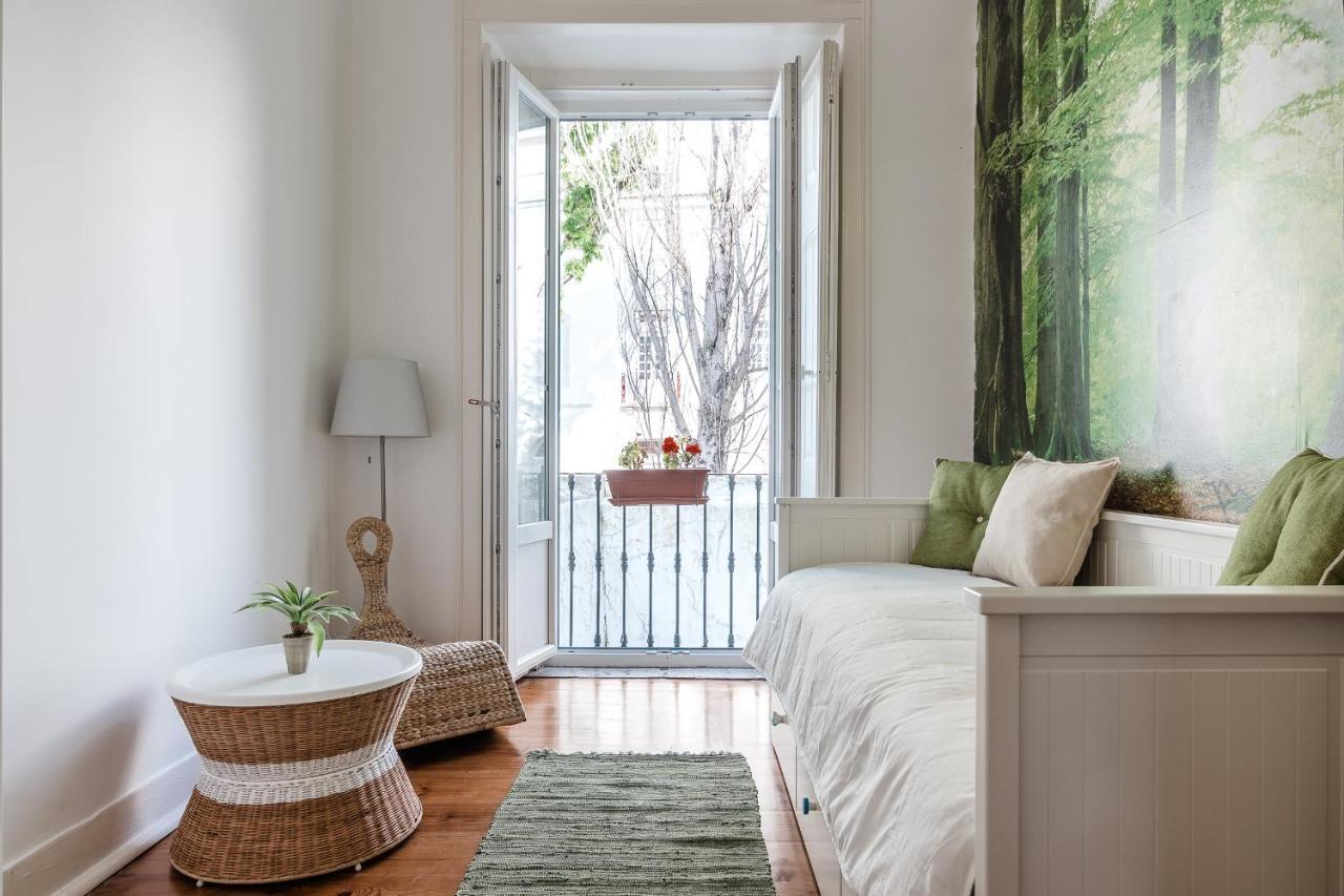 Elegant 3 Bedroom Flat With View In Principe Real Lisbona Esterno foto
