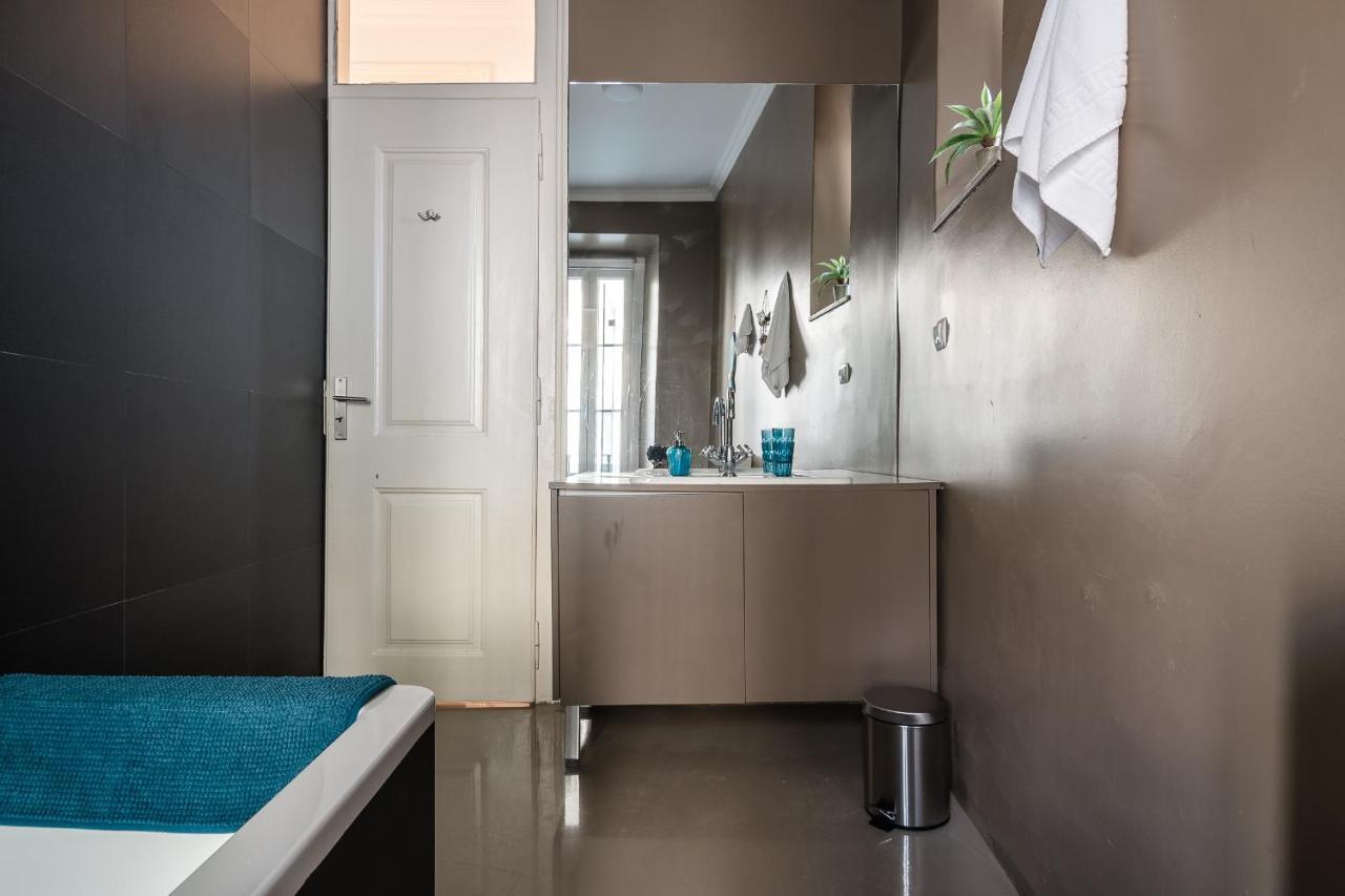 Elegant 3 Bedroom Flat With View In Principe Real Lisbona Esterno foto