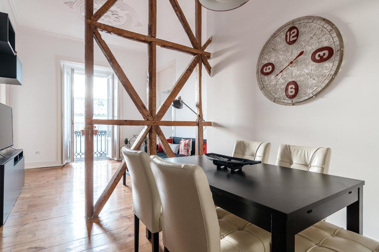 Elegant 3 Bedroom Flat With View In Principe Real Lisbona Esterno foto